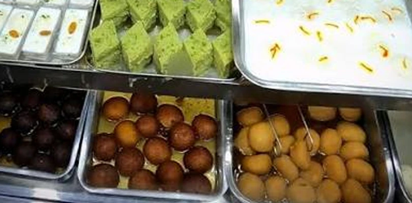 মিষ্টিতে আরশোলা, ফ্রিজে পচা ও নষ্ট খাবার, অবাক আধিকারিকরা