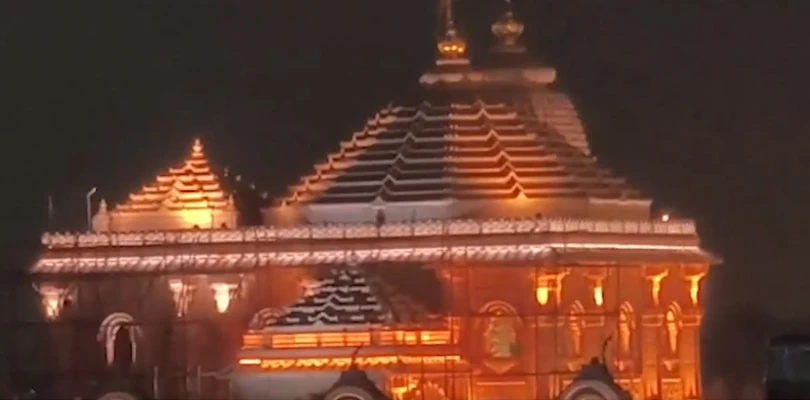 রঙিন আলোয় আলোকিত রাম মন্দির
