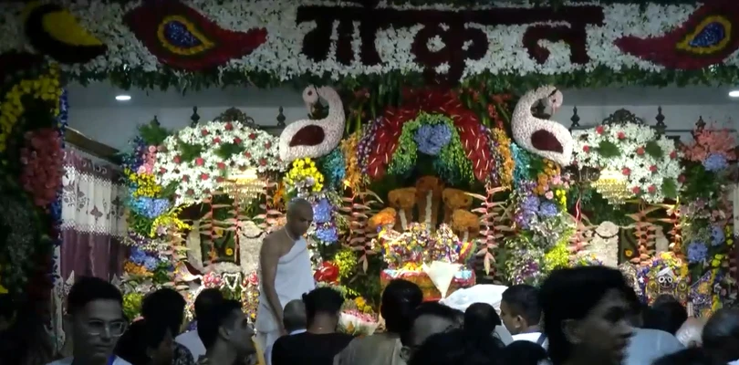 জন্মাষ্টমী উপলক্ষ্যে দিল্লির মন্দিরে ভক্তদের ভিড়