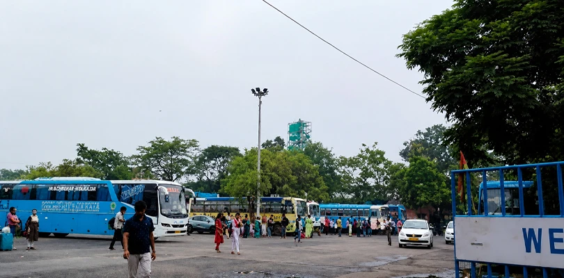 নিউ ফারাক্কার ধসে রেল পরিষেবা ব্যাহত, যাত্রী দুর্ভোগ কমাতে অতিরিক্ত বাস নামাল পরিবহণ দপ্তর