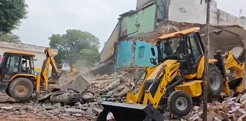‘বেআইনি’ মসজিদ ভাঙার ঘটনায় উত্তপ্ত উত্তরপ্রদেশের সাহারানপুর