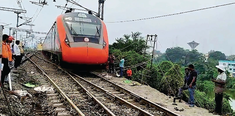 নিউ ফরাক্কার কাছে ধস মেরামতির কাজ শেষ, বন্দে ভারতের সফল যাতায়াতে স্বস্তি