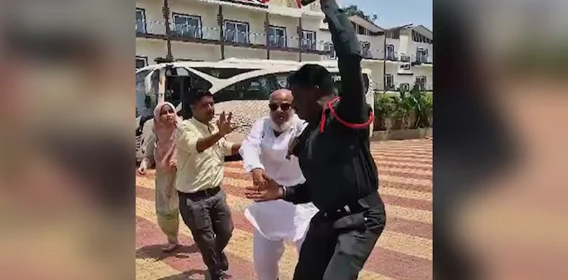 পার্কিং নিয়ে বচসা, পর্যটকদের উপর হামলার অভিযোগ