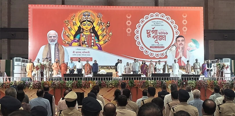 দুর্গাপুজো  নিয়ে  প্রস্তুতি ও সমন্বয় বৈঠকে যোগ দিতে মিলনমেলায় এলেন মুখ্যমন্ত্রী শুভেন্দু অধিকারী