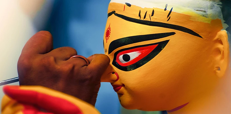 ভিনরাজ্যে পাড়ি কালনার পুরোহিত, ঢাকিদের