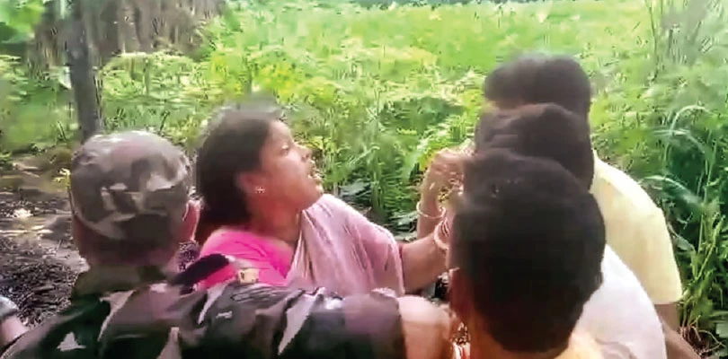 কৃষককে মার-গালি বিজেপির রেখার, হাইকোর্টের নির্দেশে চাষ করে বিধায়কের রোষে