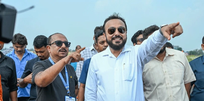 বেহালা বিমানবন্দর পরিদর্শনে ডঃ ইন্দ্রনীল খা