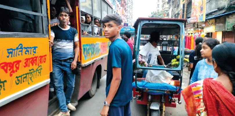 কাজিপাড়া থেকে বঙ্গবাসী পর্যন্ত অভিযান শুরু, টোটো বন্ধে আন্দুল রোড, জিটি রোডে কঠোর পুলিশি নজরদারি