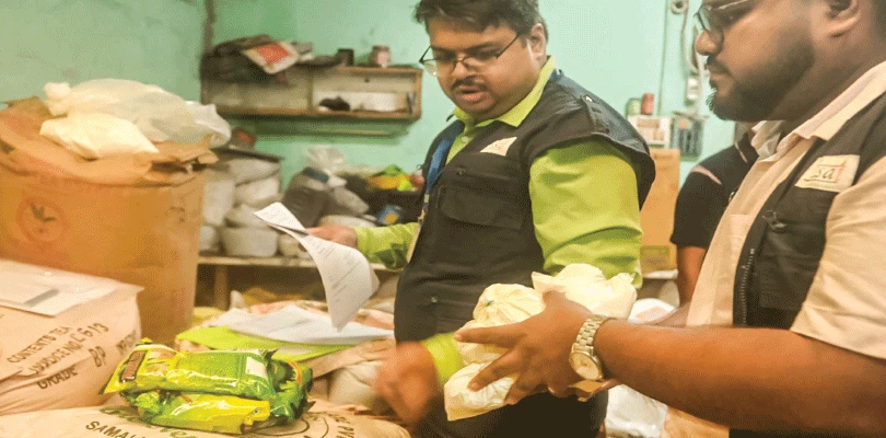 দক্ষিণ ২৪ পরগনা স্বাস্থ্য জেলায় খাদ্য সুরক্ষা অভিযানের জের, ১ সপ্তাহে লাইসেন্স, রেজিস্ট্রেশনের  জন্য জমা পড়ল এক হাজার আরজি