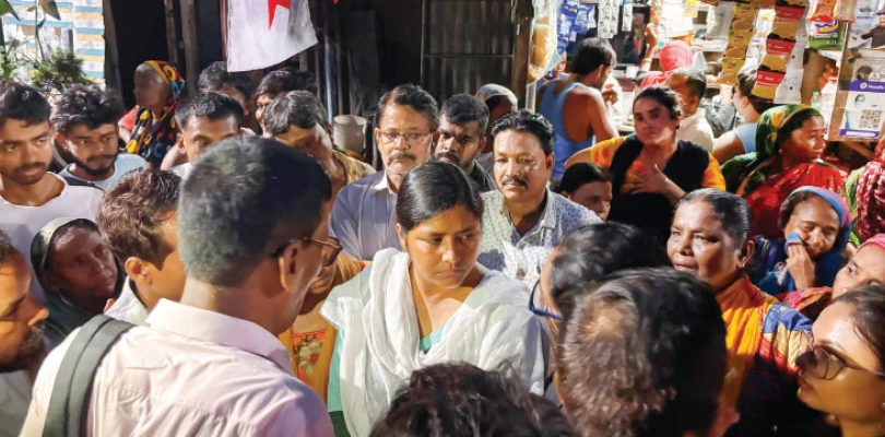 জলহীন জ্যোতিনগরে মীনাক্ষী, কর্পোরেশন ঘেরাওয়ে বাসিন্দাদের পাশে থাকার আশ্বাস