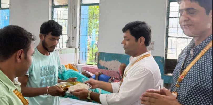 উত্তরবঙ্গ মেডিকেলে জঞ্জাল অপসারণে উদ্যোগ রোগীদের জন্য চালু স্টেইনলেস স্টিলের থালা
