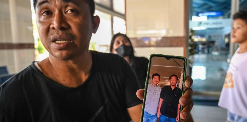 ইন্দোনেশিয়ায় জাভা সাগরে ফেরি ডুবে মৃত ৬, নিখোঁজ ১৩০