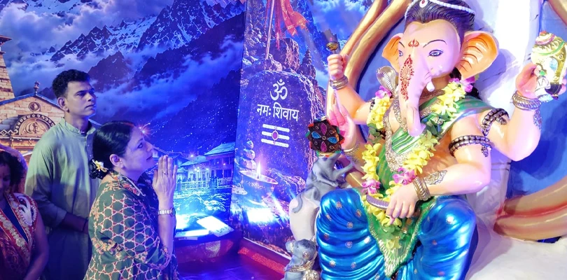 বার্নপুরের পুরানহাটে গণেশ পুজো উদ্বোধনে মন্ত্রী অগ্নিমিত্রা পাল