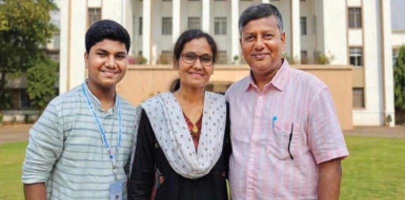 বিজ্ঞানী হতে চান দুষ্কৃতী তৈরির ‘আঁতুড়ঘর’ খড়দত্তপাড়ার রেহান, পড়ার সুযোগ পেলেন আইআইটি খড়গপুরে
