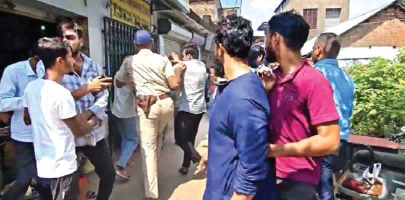 পাঁচলায় গ্রাম পঞ্চায়েতের প্রধান নির্বাচন ঘিরে হাতাহাতি, উত্তেজনা