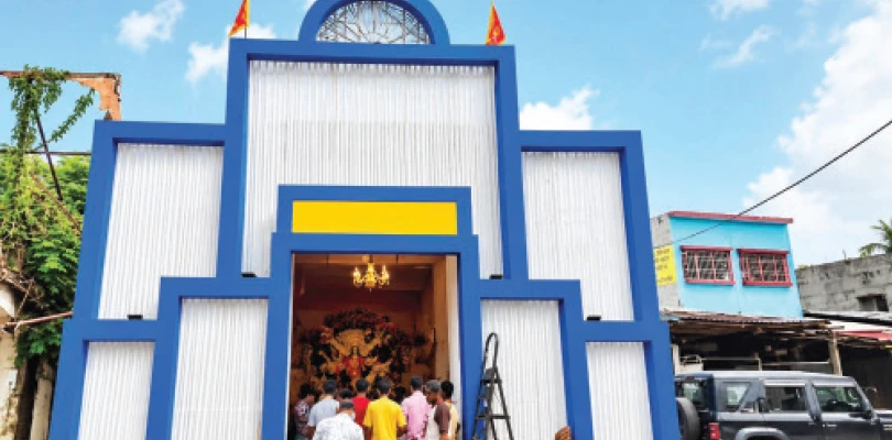 মালদহে প্যান্ডেলের নীল-সাদা রঙে আপত্তি বিজেপি নেতার