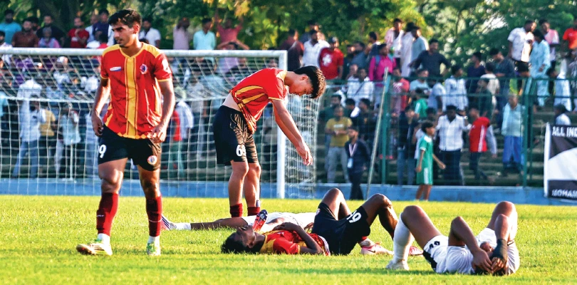 মিনি ডার্বি ড্র, জমে গেল খেতাবি লড়াই