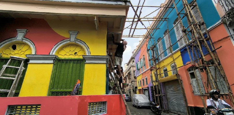 সাদা-কালোর ‘আবোল তাবোল’ বদলে গিয়ে হাতিবাগানে এবার রঙিন ‘হাসি-খুশি’ পাড়া