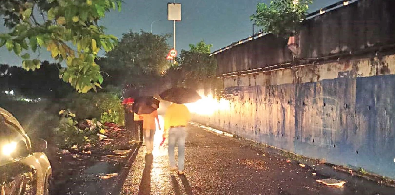 সন্ধ্যা হলেই অন্ধকারে ঢাকছে বেলঘরিয়া এক্সপ্রেসওয়ে সহ বরানগরের বিভিন্ন রাস্তা