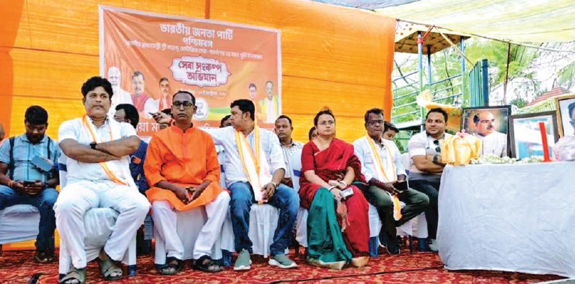 ‘খরচ করে দিতে ২ মিনিটও সময় লাগবে না’, শাসনে তৃণমূল নেতাকে হুমকি বিজেপি জেলা সভাপতির