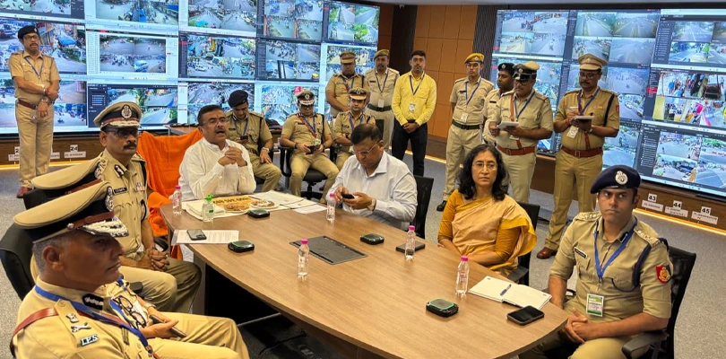 পুজোর আগেই রাস্তা মেরামতের কাজ শেষের বার্তা, ট্রাফিক নিয়েও বড় পদক্ষেপ মুখ্যমন্ত্রীর