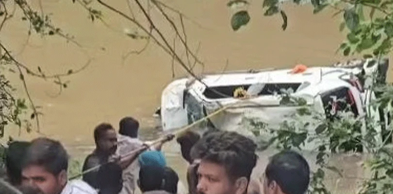 মধ্যপ্রদেশে ভয়াবহ পথ দুর্ঘটনায় ৮ জনের মৃত্যু