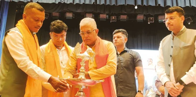 প্রধান দুই সপ্তাহ অনুপস্থিত থাকলেই পঞ্চায়েতে প্রশাসক, নির্দেশ দিলীপের