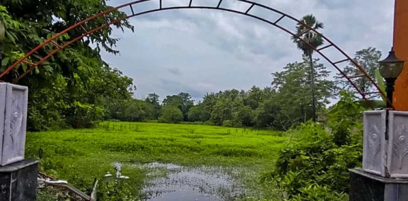 গুপ্ত বৃন্দাবন রামকেলিতে চরম বেহাল অষ্ট কুণ্ড, প্রবেশদ্বার, রাত্রি নিবাস অধরা,তৃণমূল আমলে টাকা বরাদ্দ হলেও কাজ হয়নি