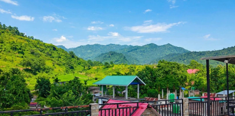 পর্যটকদের অফবিট ঠিকানা হতে পারে মায়ালু বস্তি