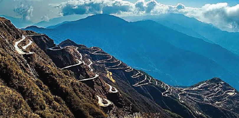 কেন্দ্রীয় প্রকল্পের বিরুদ্ধে সরব পর্যটক-ব্যবসায়ীরা, উন্নয়নের ‘কোপে’ সিল্ক রুটের ‘৩২ বাঁক’