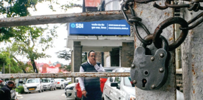 বৈঠক নিষ্ফলা, ব্যাংক ধর্মঘটে অনড়ই কর্মীরা