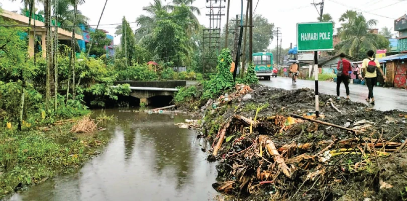 বর্ষা এলেই জলবন্দি সাঁকরাইলের মানুষ, বড়জোলা খাল সাফাইয়ে একজোট ৪ পঞ্চায়েত