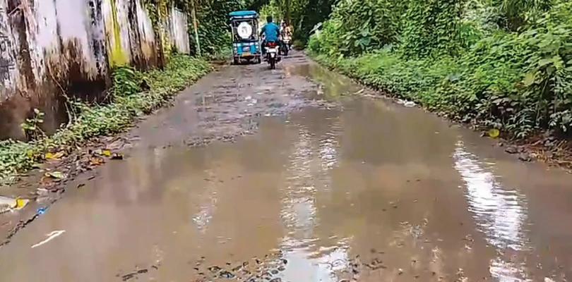 নির্বাচনের আগে শুরু হওয়া রাস্তার কাজ শেষ হয়নি, বেপাত্তা ঠিকাদার