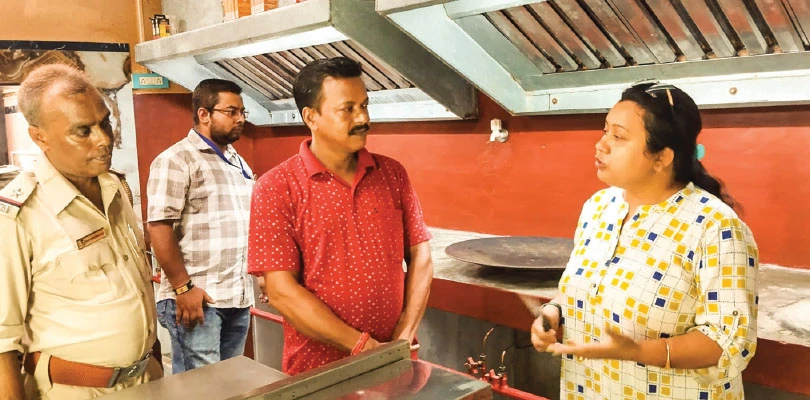 ধারাবাহিক অভিযানের জের! কালি-ঝুলি সরিয়ে হোটেল, রেস্তরাঁর ‘স্বাস্থ্য’পরিবর্তন