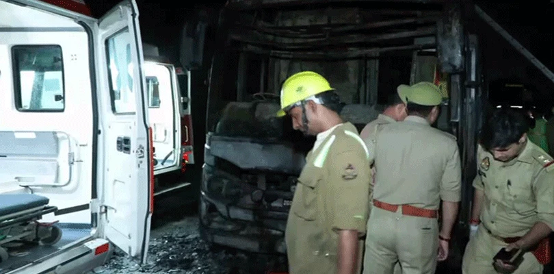 বাসে ভয়াবহ আগুন, ঘুমের মধ্যেই পুড়ে মৃত্যু ৯ যাত্রীর, আহত একাধিক