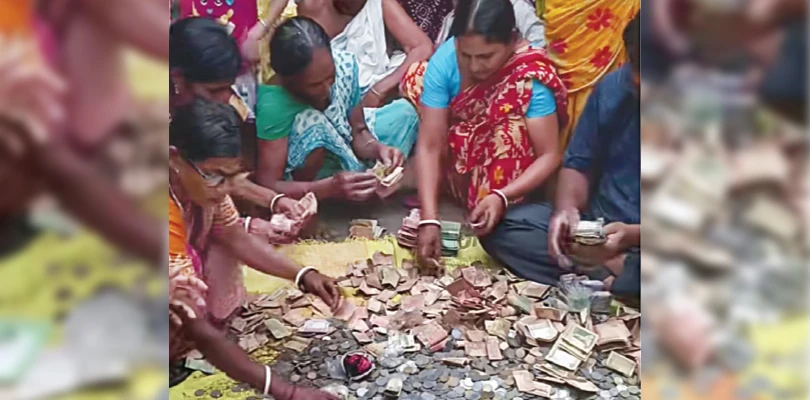 দুঃস্থ মহিলার ঘর থেকেই উদ্ধার হল লক্ষাধিক টাকা