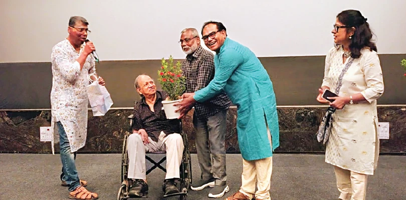 নাট্যদলের প্রযোজনায় তৈরি দু’টি স্বল্পদৈর্ঘ্যের ছবি