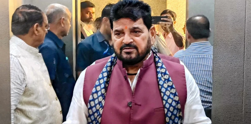 ব্রিজভূষণের বিরুদ্ধে ফের কোর্টে মামলা দায়ের মহিলা কুস্তিগিরদের