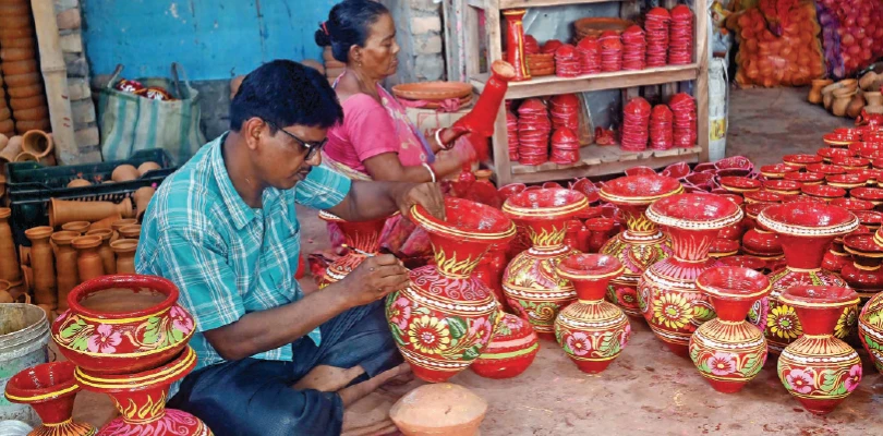 দেবীঘট, মাটির হাঁড়ির জন্য শিখরবালিতে অর্ডার আসছে বিহার ও মধ্যপ্রদেশ থেকে