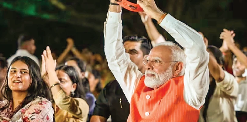 ‘ভজন ক্লাবিং’য়ের অনুষ্ঠানে প্রধানমন্ত্রী, কটাক্ষ খাড়্গে-পুত্রর