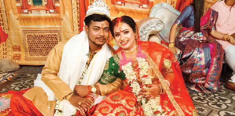 একই ঘরে স্বামী-স্ত্রীর ঝুলন্ত মৃতদেহ উদ্ধার, দত্তপুকুরে দানা বাঁধছে রহস্য
