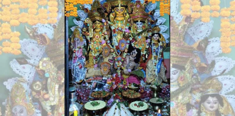 ভট্টাচার্য পরিবারের পুজোয় ৩ দিন ধরে বলিপ্রথা চলে পাত্রসায়রে