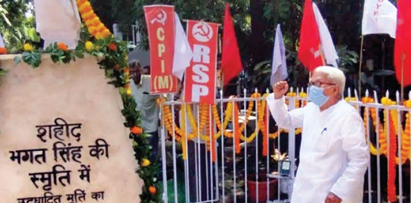 ভগৎ সিংয়ের জন্মদিন পালনে পুলিশের সঙ্গে বচসা বামেদের, কৃষক সমাবেশের মিছিলে আক্রমণ
