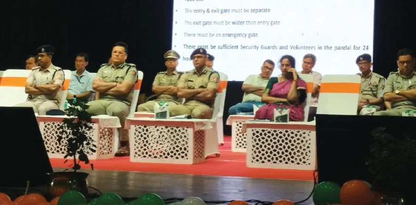 পালাবদলের পর বাড়ল দুর্গাপুজোর সংখ্যা, হাওড়ায় জেলা প্রশাসন-পুলিশের সঙ্গে সমন্বয় বৈঠক পুজো উদ্যোক্তাদের