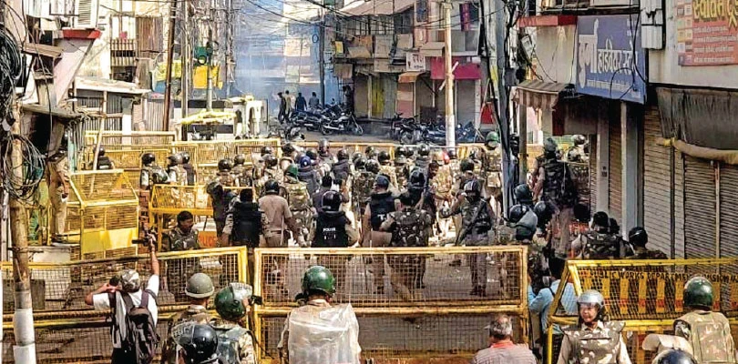 রাস্তা চওড়া করতে মসজিদের একাংশ সরানো ঘিরে সংঘর্ষ, উত্তপ্ত উজ্জয়িনী