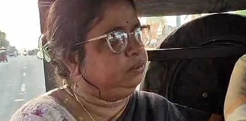 তৃণমূল প্রধানকে পঞ্চায়েত অফিসে আটকে রাখার অভিযোগ, ছোড়া হল ডিমও