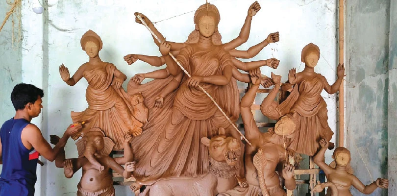 নিরঞ্জনের পরও পুজো হয় বক্সিদের পরিবারে