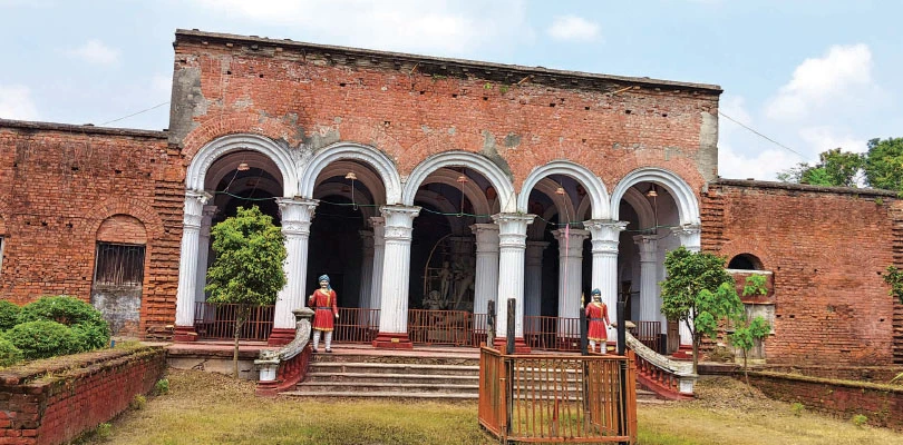 টাকির জমিদার বাড়িতে তিন শতাব্দীর পুরানো পুজো, আগের মতো আজও বদলায়নি উৎসাহ