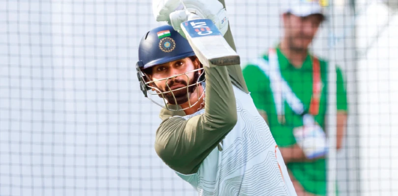 ফাইনালে উঠতে মরিয়া শ্রেয়সরা
