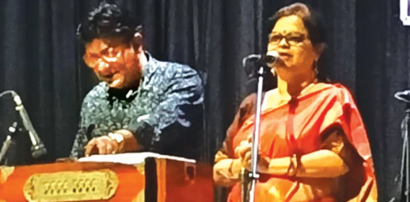অনুরাগী উত্তম:  ছবির গান, কবিতায় মহানায়ক স্মরণ
